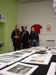  Im Grafik-Kiosk k&ouml;nnen die G&auml;ste zahlreiche Werke als Andenken erwerben